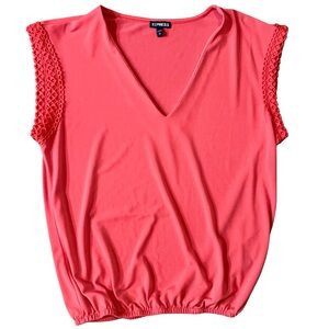 Express Coral V-Neck Blouse Lace Trim Sleeves Size Small Petite